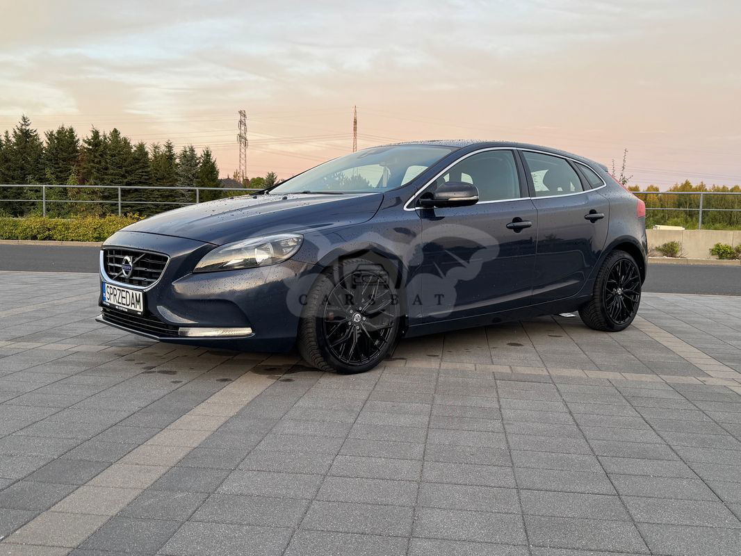 Volvo V40 II 2014