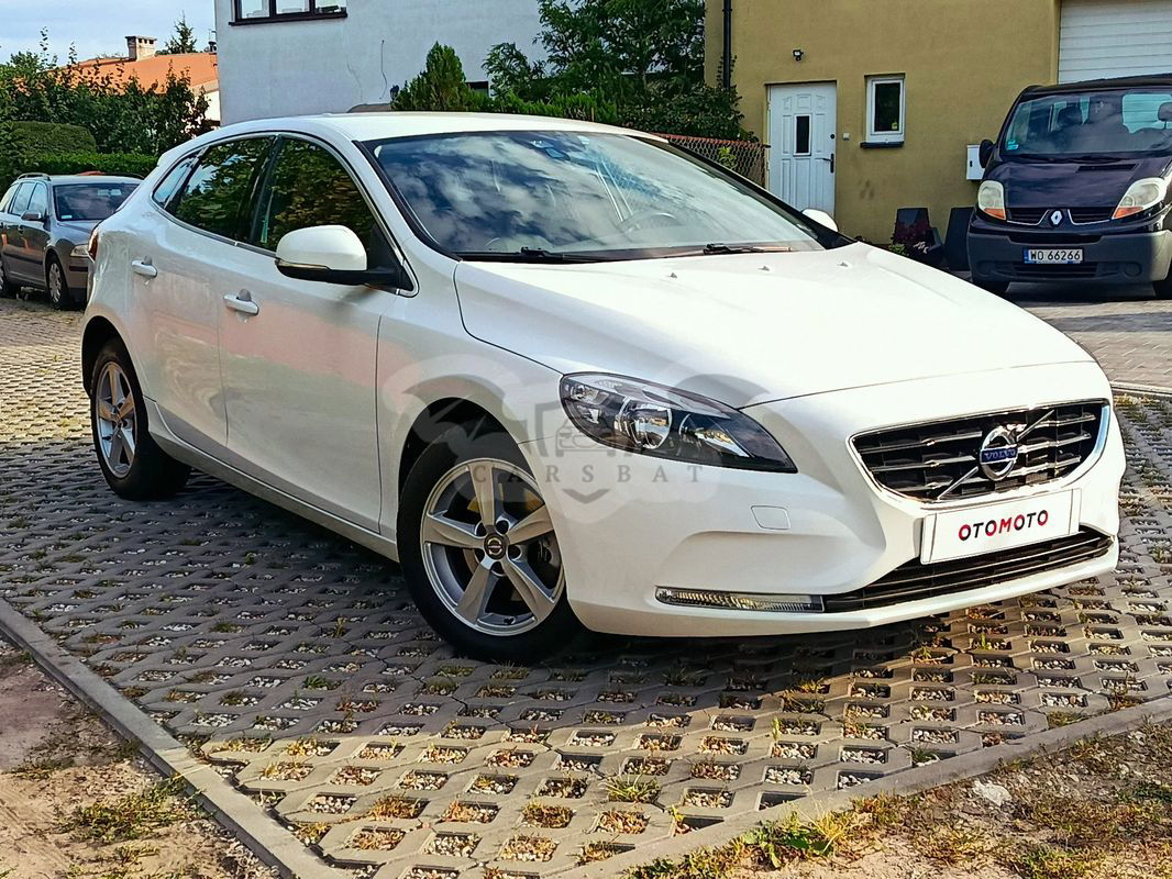 Volvo V40 II D2 Momentum 2015