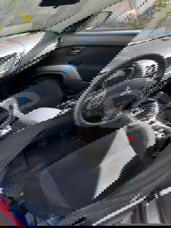 Mitsubishi Outlander II 2.4 2WD 2010