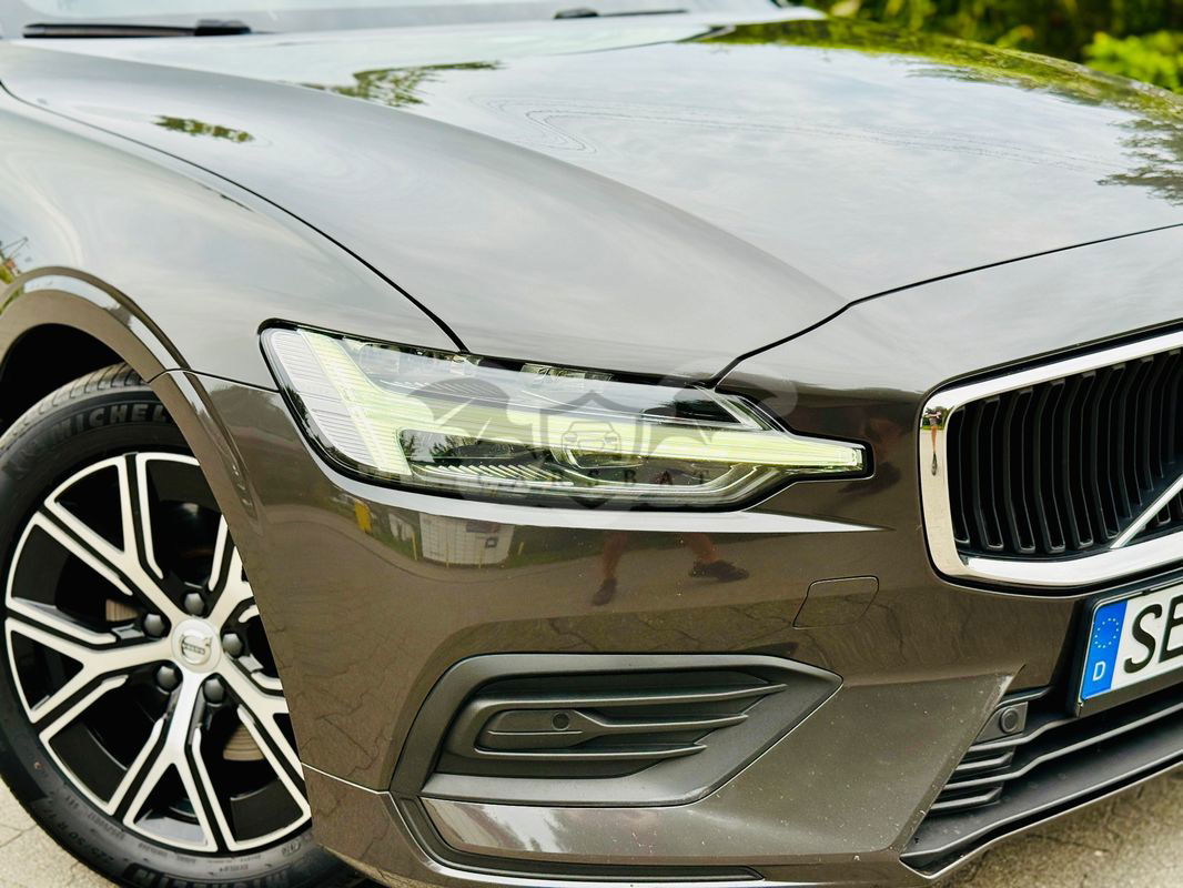 Volvo V60 II B3 B Geartronic Momentum Pro 2023