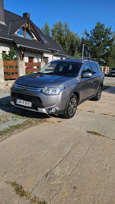 Mitsubishi Outlander III 2.2 DID Intense + 2014
