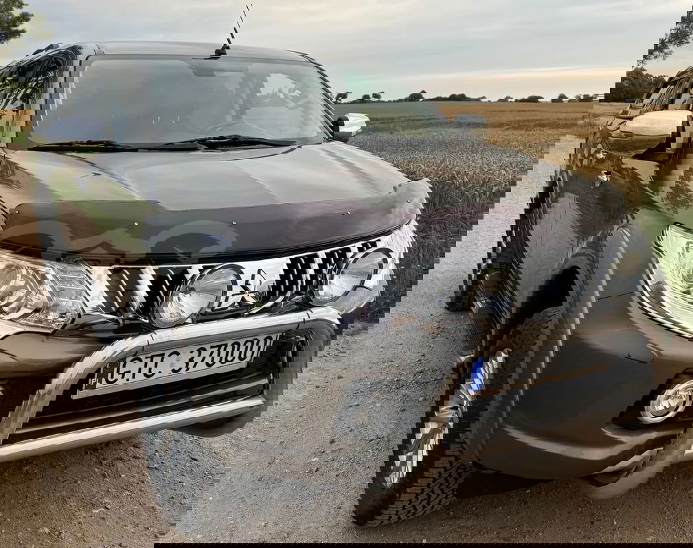 Mitsubishi L200 2.4 d DC Instyle Premiere Edition 2015
