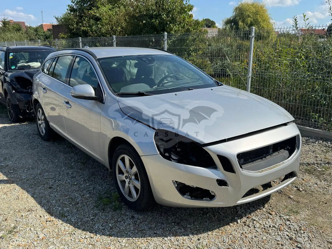 Volvo V60 I T3 2011