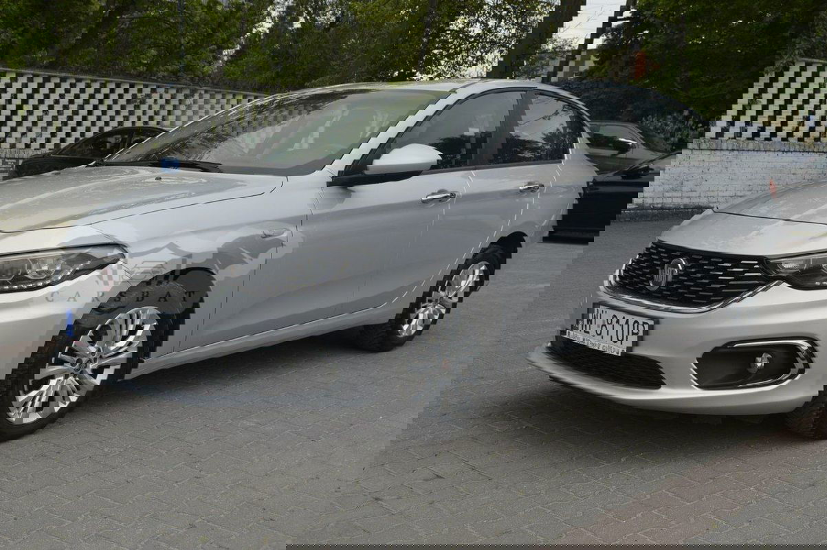 Fiat Tipo II 1.4 16v Lounge EU6d 2020