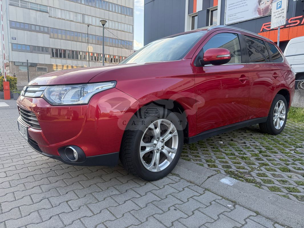Mitsubishi Outlander III 2.2 DID Instyle Navi 2014