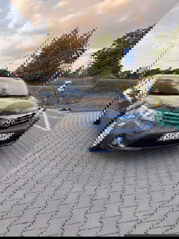 Toyota Avensis III 2.0 D-4D Sol 2012