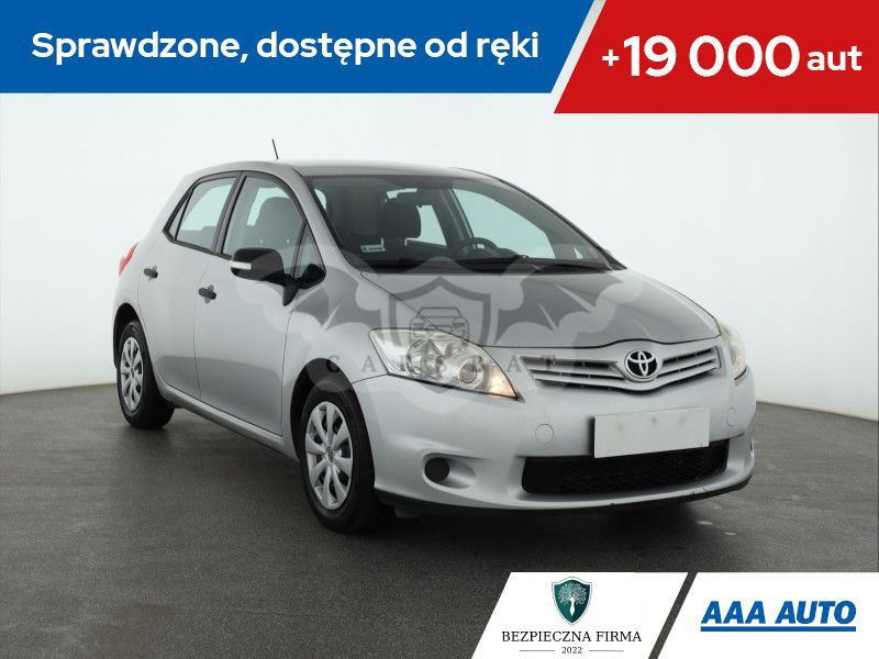 Toyota Auris I 2011