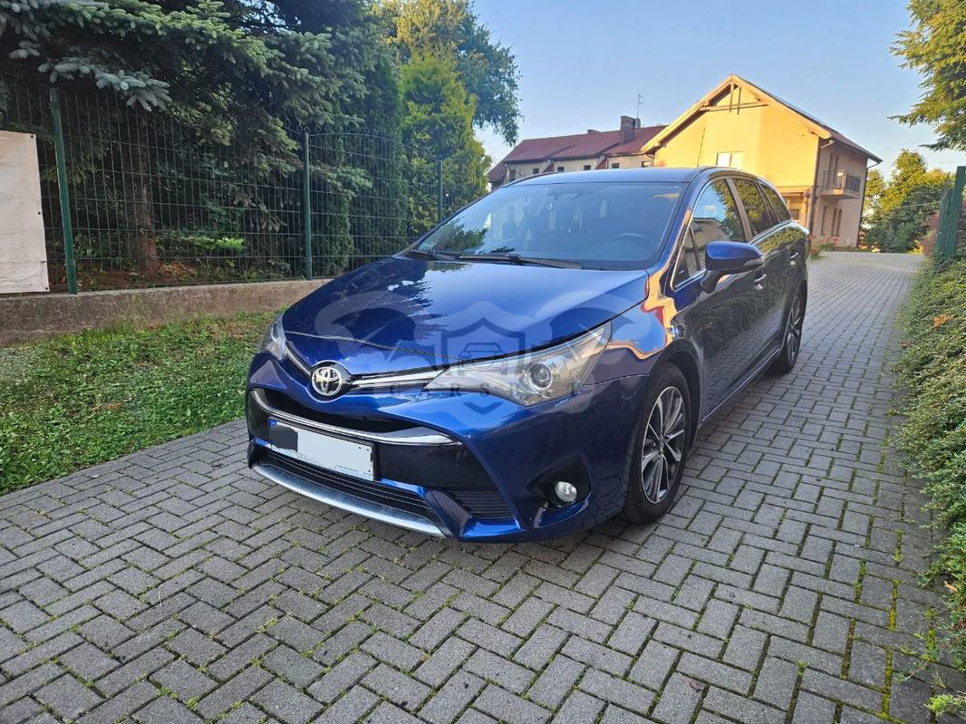 Toyota Avensis III 2.0 D-4D Premium 2016