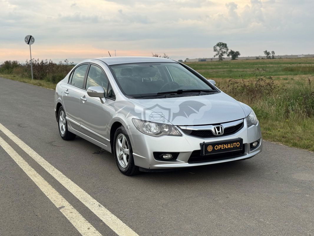 Honda Civic VIII Hybrid 1.3i-DSI i-VTEC IMA CVT Comfort 2008