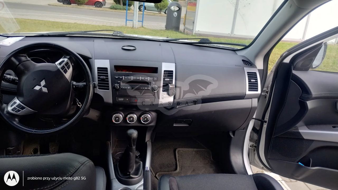 Mitsubishi Outlander II 2.0 2WD Invite 2010