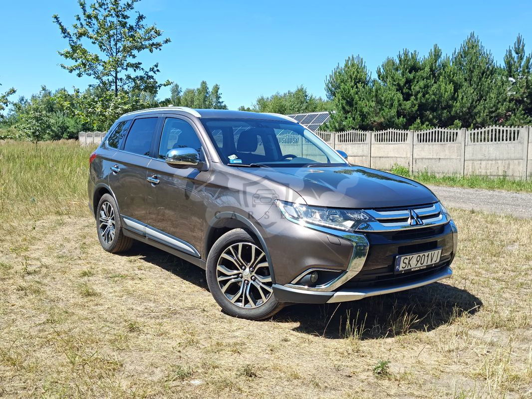 Mitsubishi Outlander III 2.0 Intense + 4WD CVT 2015