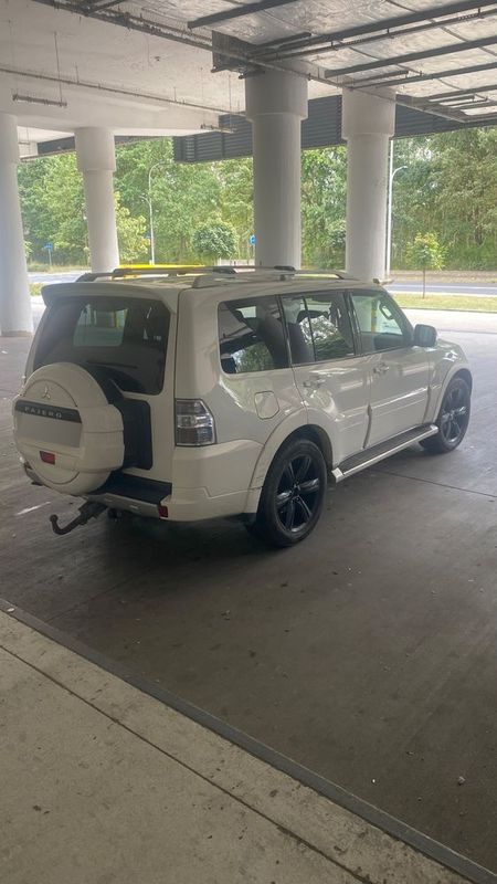 Mitsubishi Pajero IV 3.2 DID Intense 2011