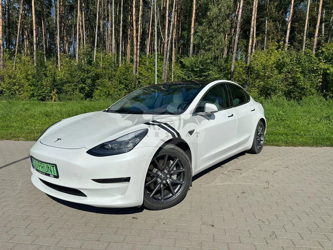 Tesla Model 3 Langstreckenbatterie Allradantrieb Dual Motor 2020