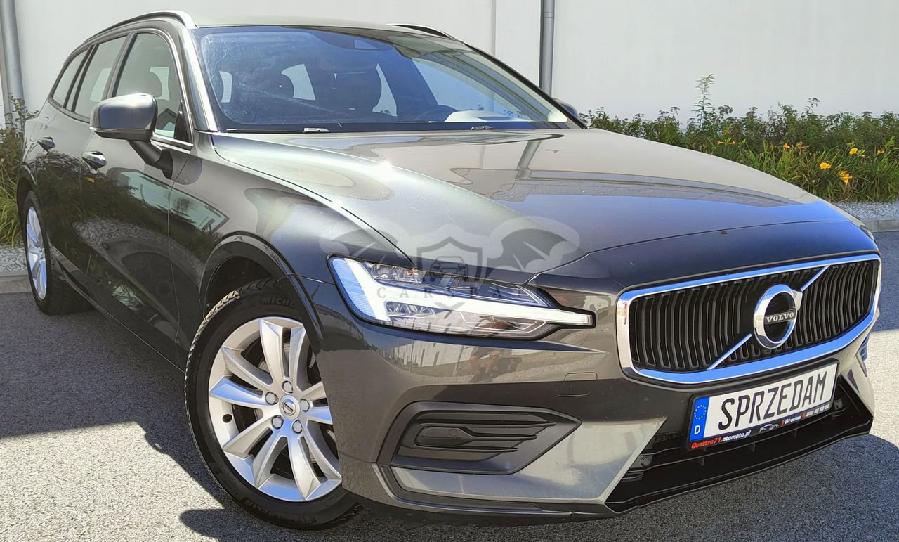Volvo V60 II B3 B Geartronic Momentum 2020