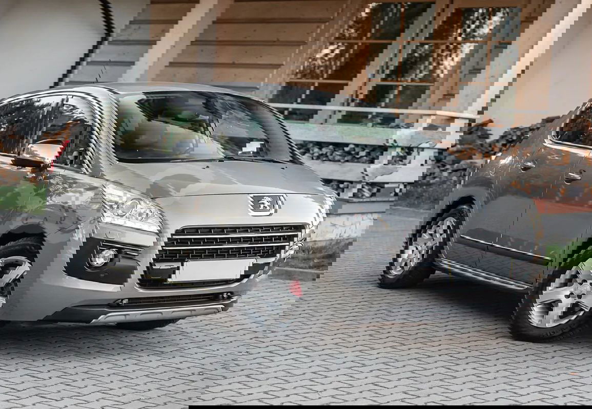 Peugeot 3008 I Hybrid4 2013