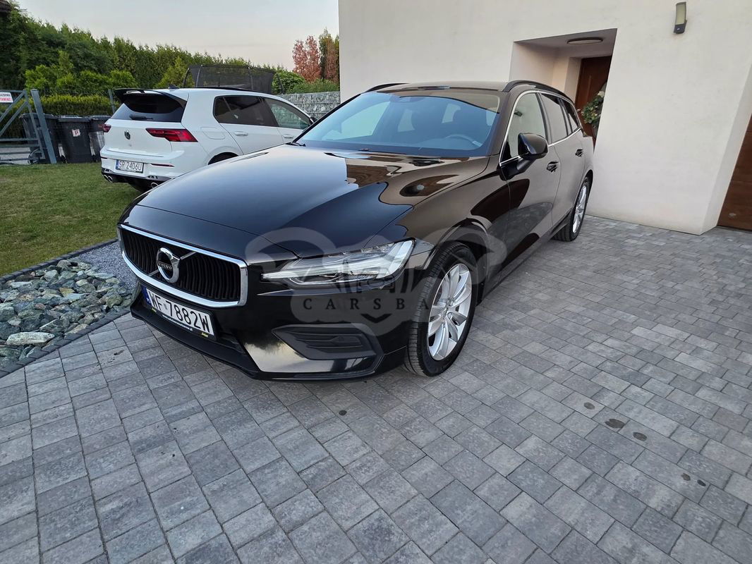 Volvo V60 II T4 Momentum 2022