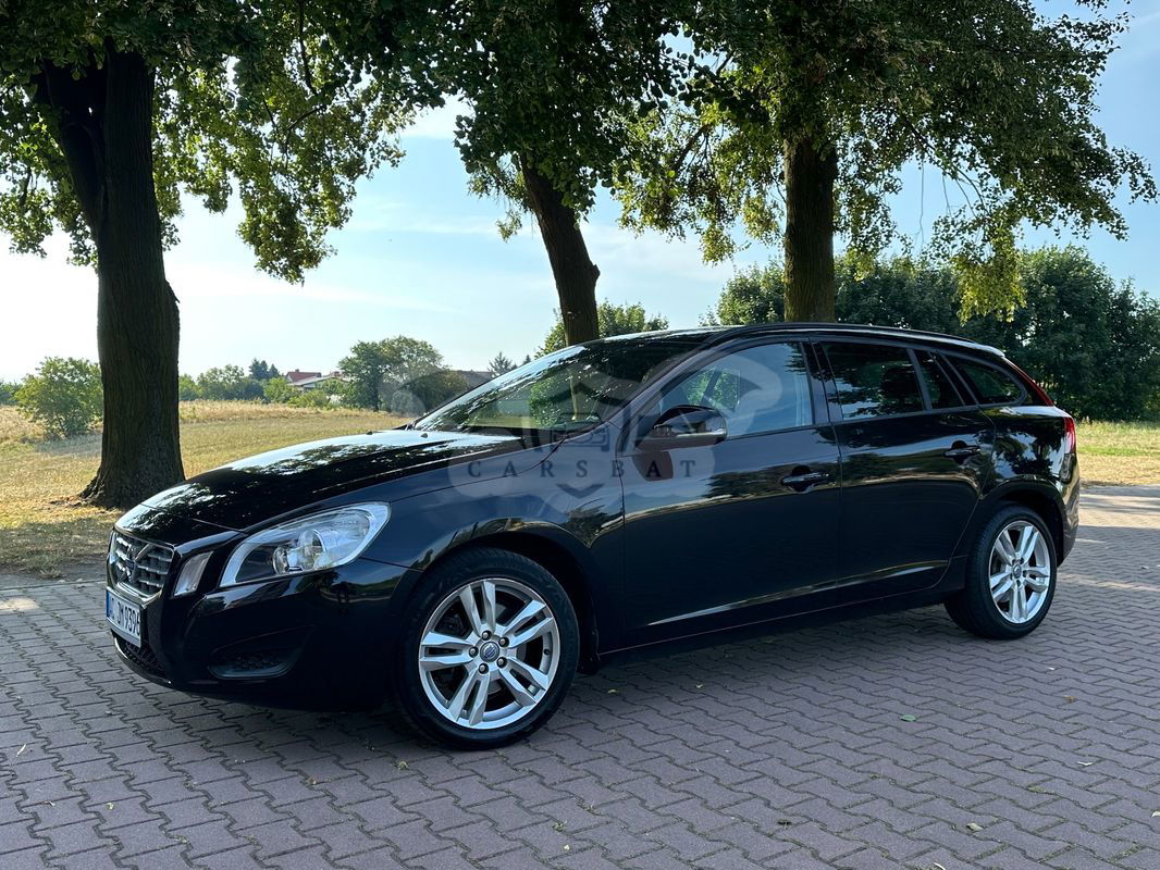 Volvo V60 I D2 Momentum 2012
