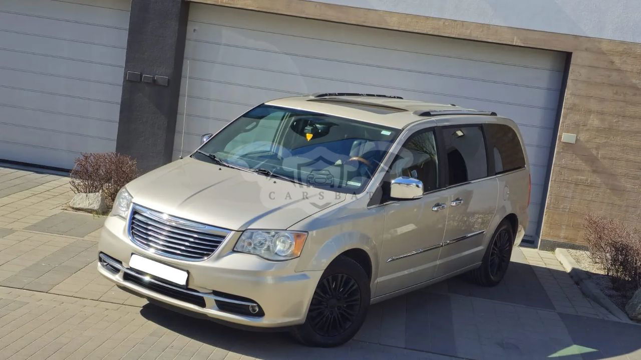 Chrysler Town & Country V 3.3 LX 2013