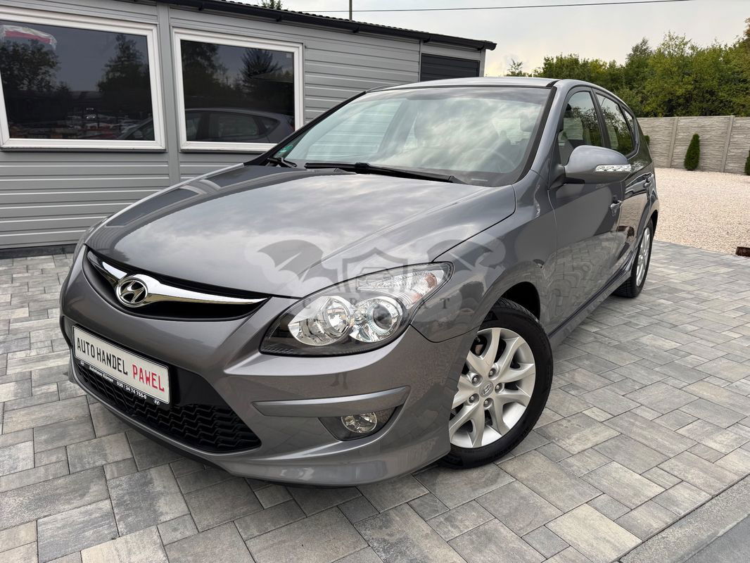 Hyundai i30 I 1.4 Intro Edition 2011