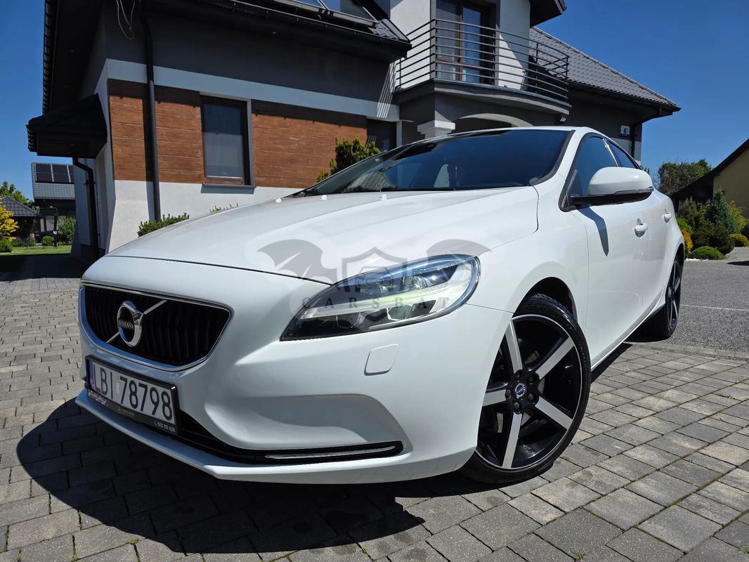 Volvo V40 II D4 Geartronic RDesign 2017