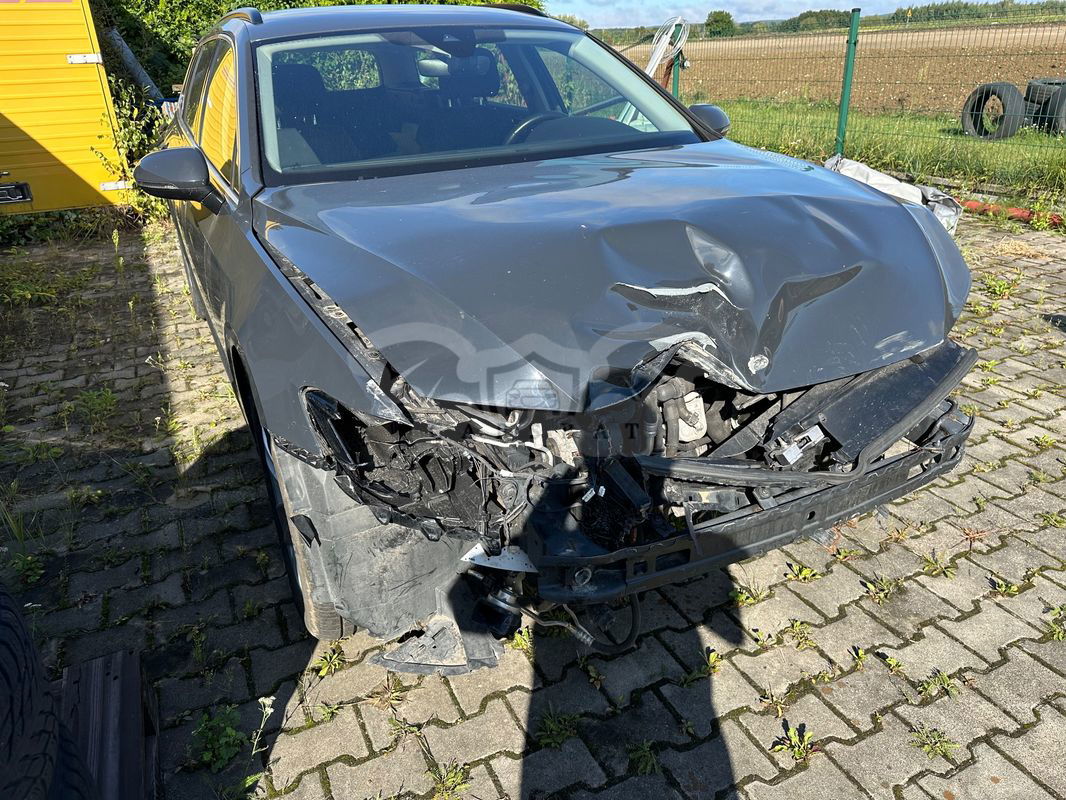 Volkswagen Passat B8 Variant 2.0 TDI SCR DSG Business 2016