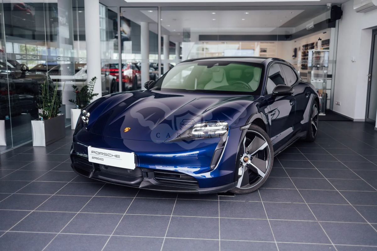 Porsche Taycan Turbo S Cross Turismo 2023