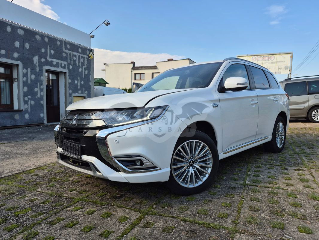 Mitsubishi Outlander III 2.4 4WD Plug-In Hybrid Diamant 2021