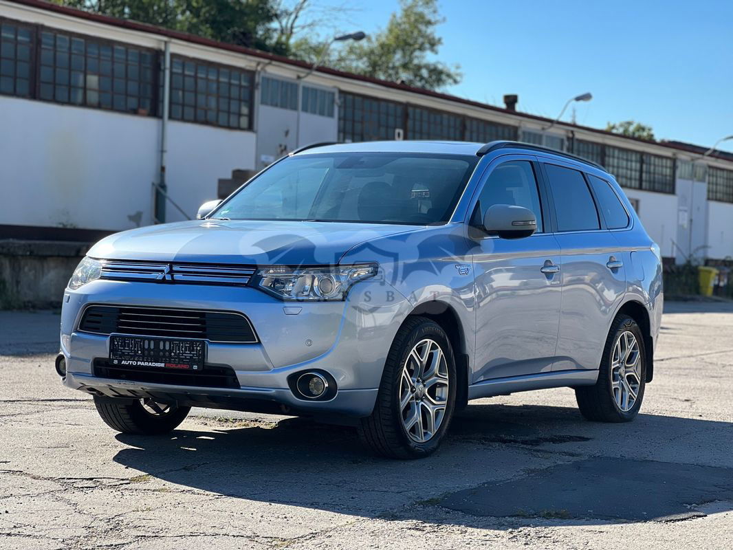 Mitsubishi Outlander III 2.0 4WD Plug-In Hybrid Top 2013