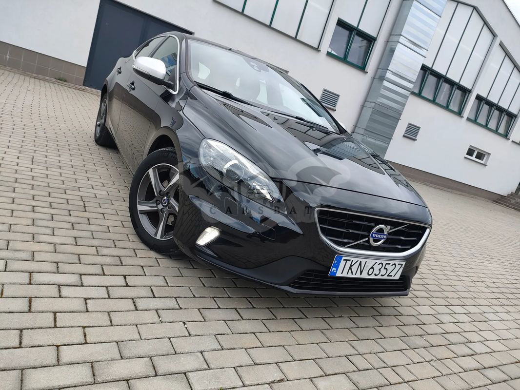 Volvo V40 II D2 Drive-E R-Design Momentum 2015