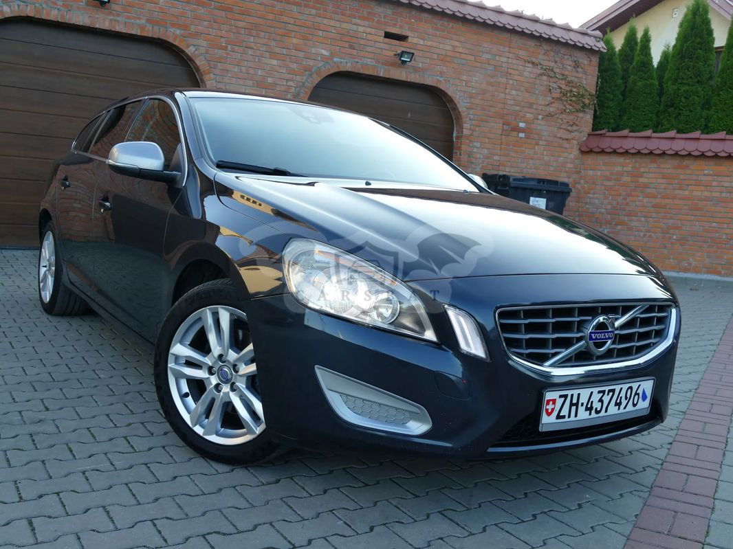 Volvo V60 I D3 Geartronic Momentum 2011