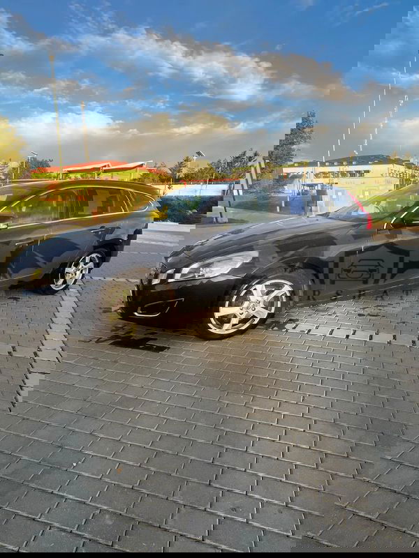 Volvo V60 I D3 Geartronic Momentum 2011