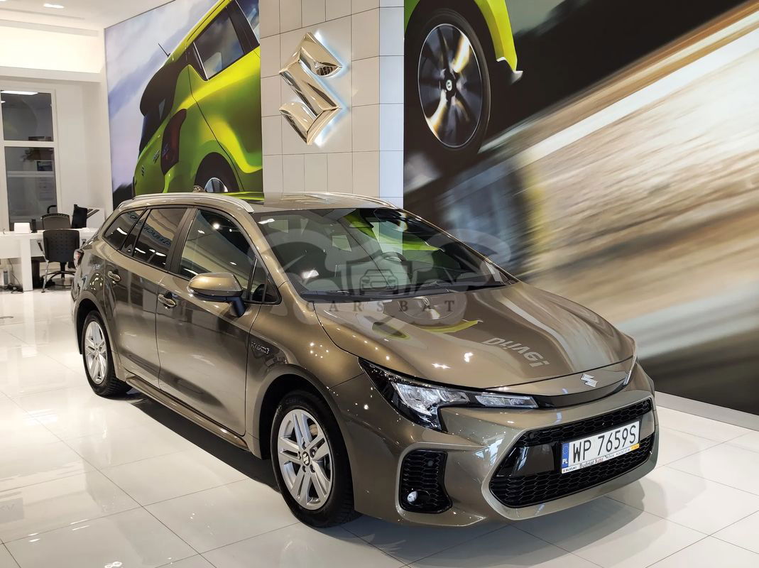 Suzuki Swace 1.8 Hybrid Premium Plus CVT 2024