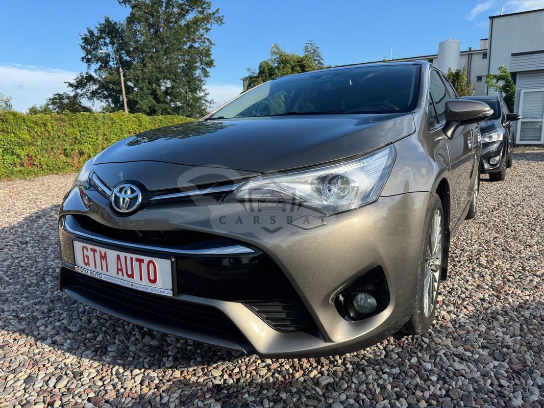 Toyota Avensis III Touring Sports 1.8 Executive 2016