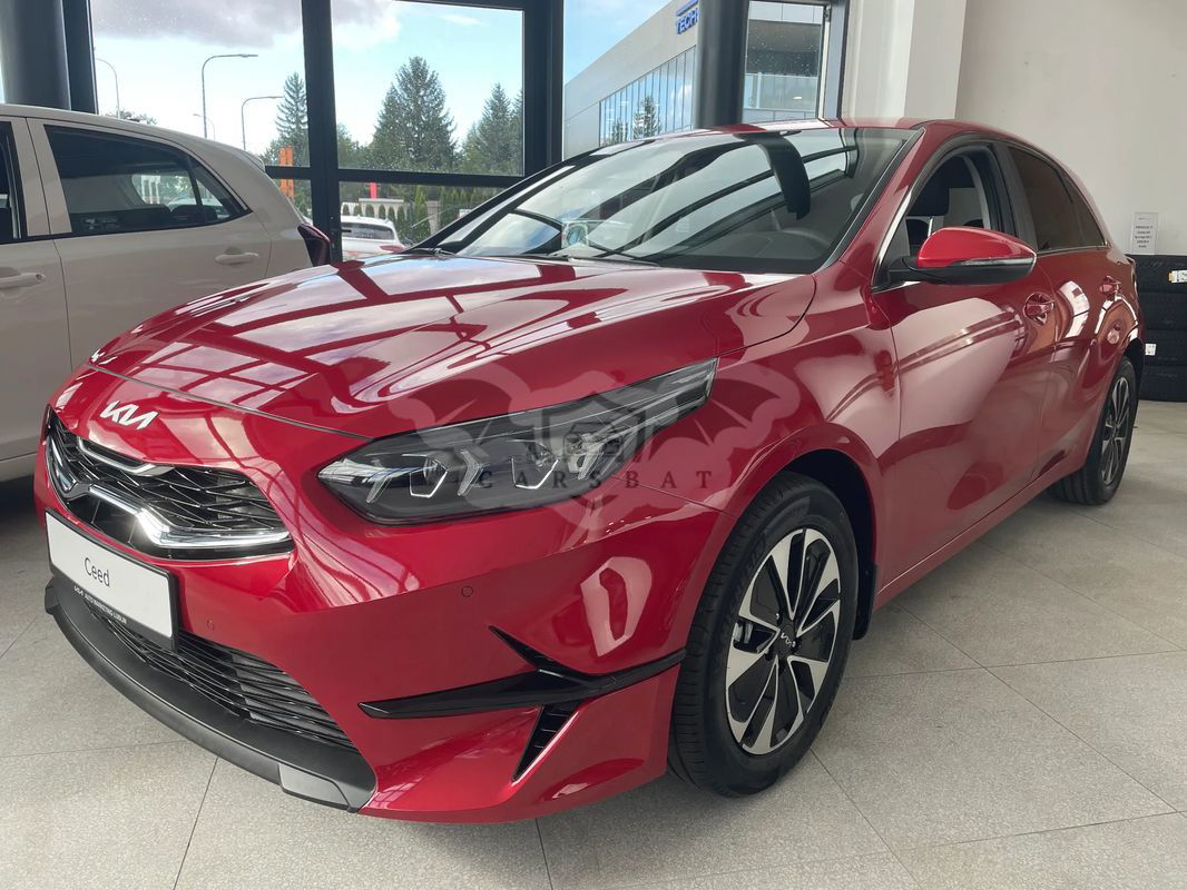 Kia Ceed III 1.5 T-GDI Tribute DCT 2025