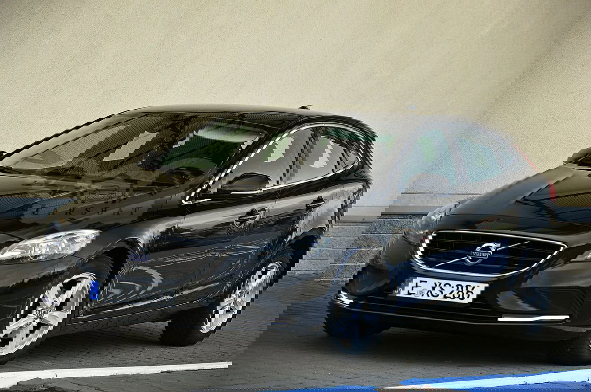 Volvo V40 II D2 Momentum 2013