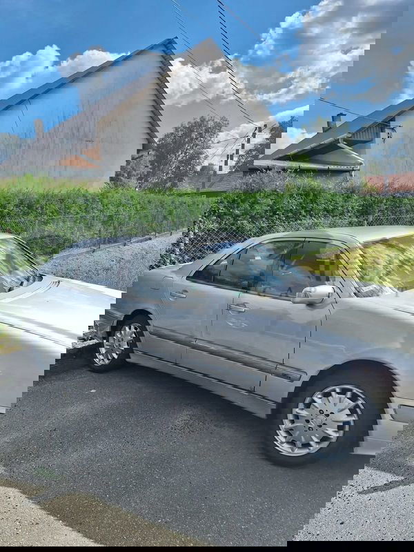 Mercedes-Benz E W210 2000