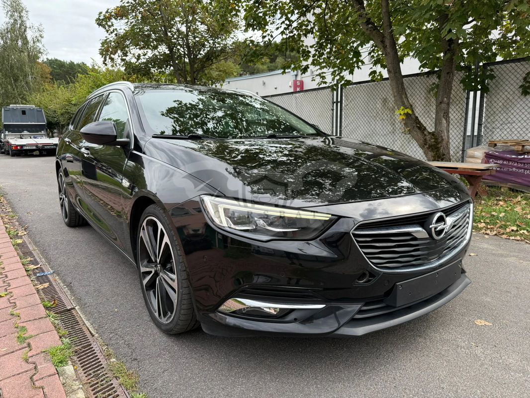 Opel Insignia B Country Tourer 2.0 BiTrb D 4x4 Automatik 2017