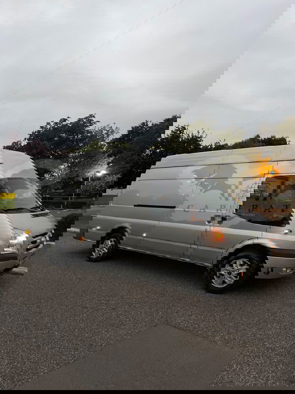 Ford Transit 2011