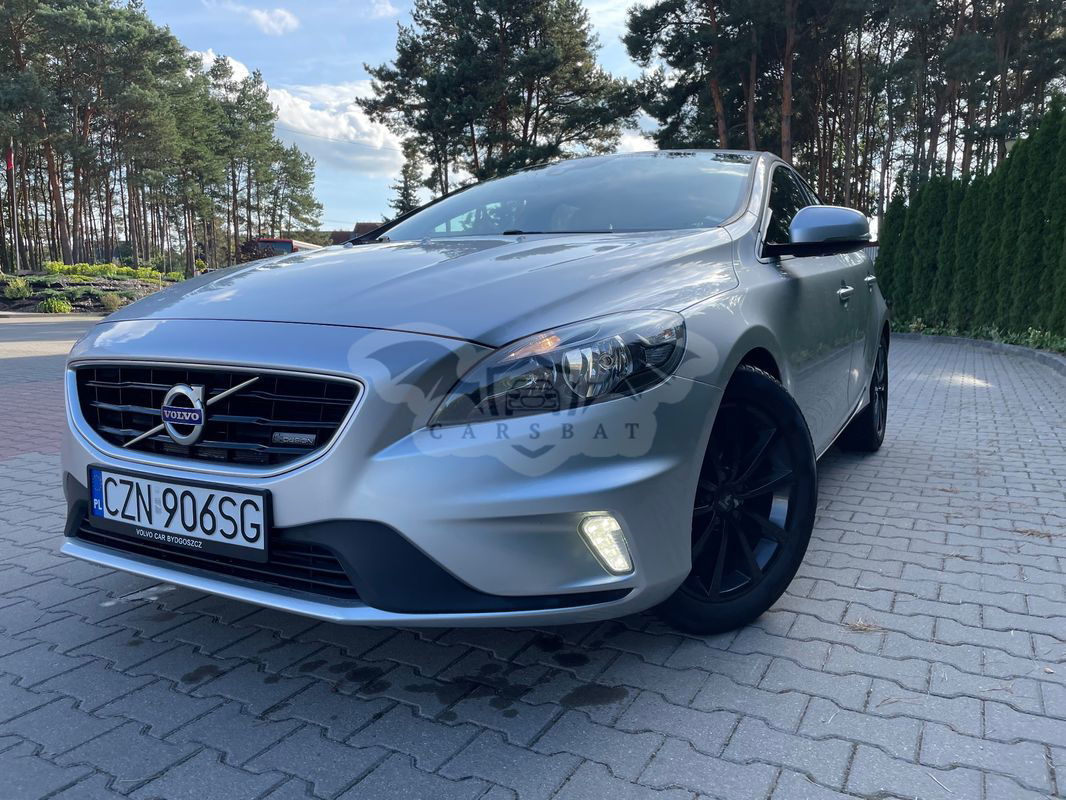 Volvo V40 II D2 R-Design Momentum 2014