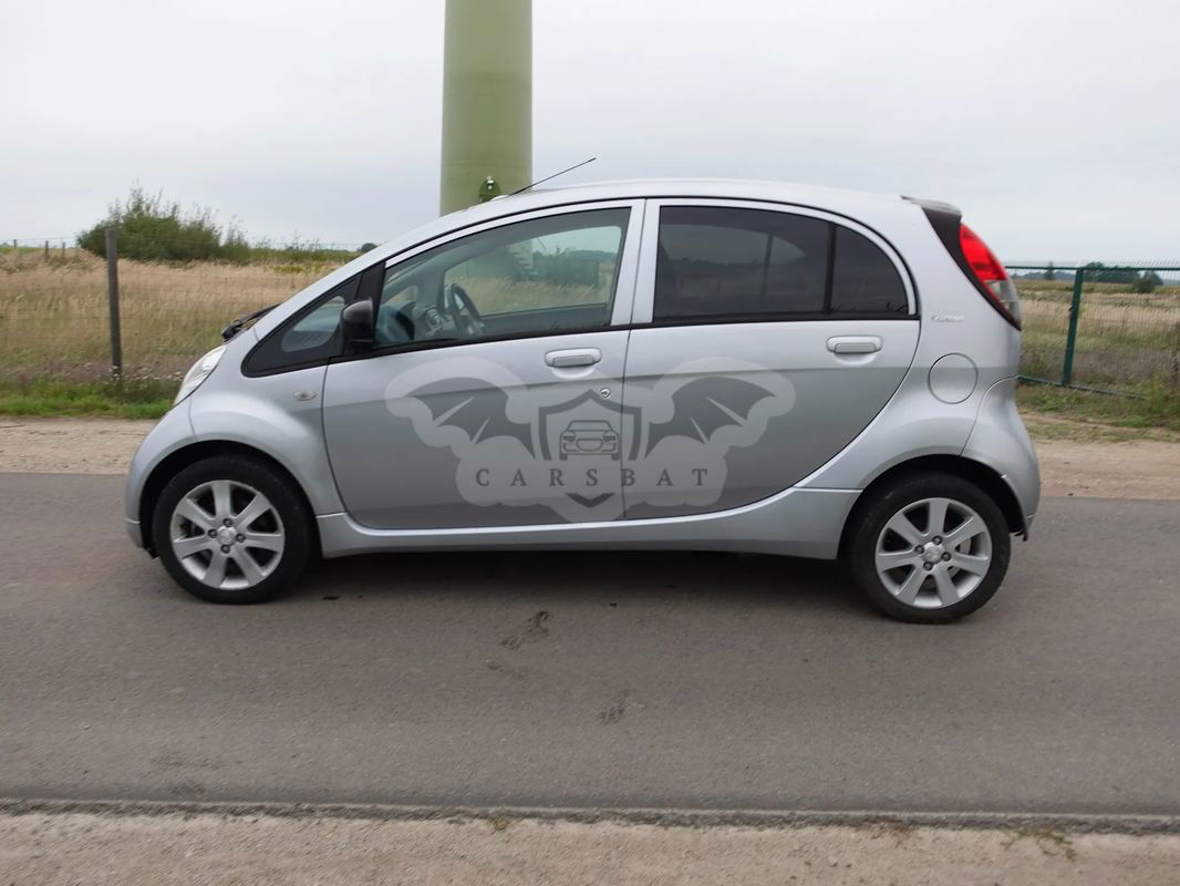 Peugeot iOn 2011