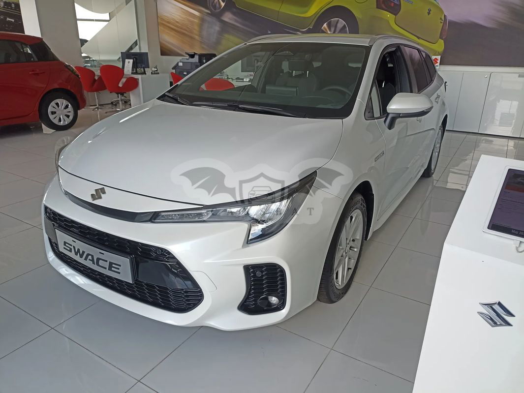 Suzuki Swace 1.8 Hybrid Premium Plus CVT 2024