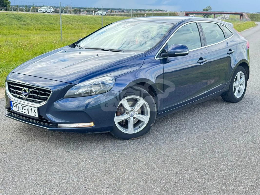Volvo V40 II 2013