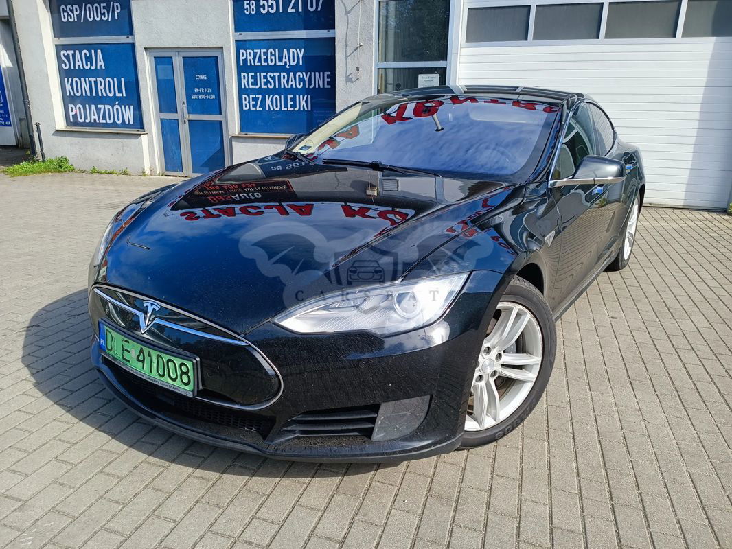 Tesla Model S 85 D 2015