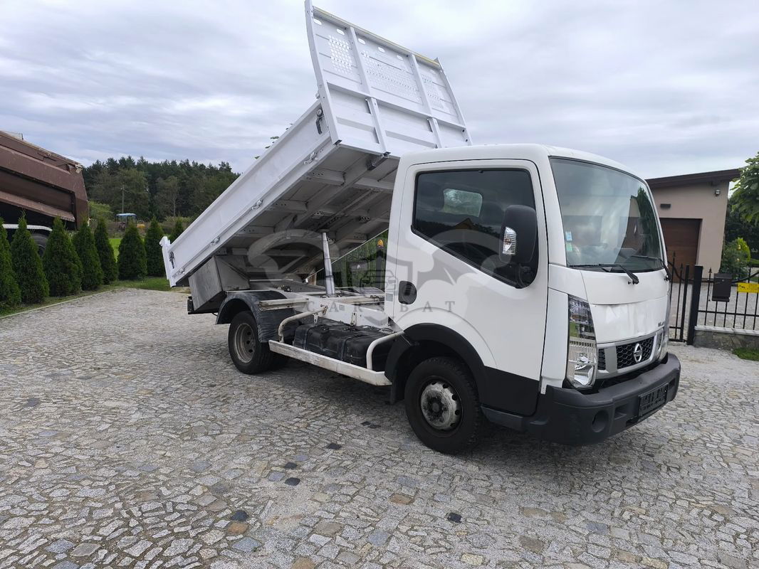 Nissan NT 2018