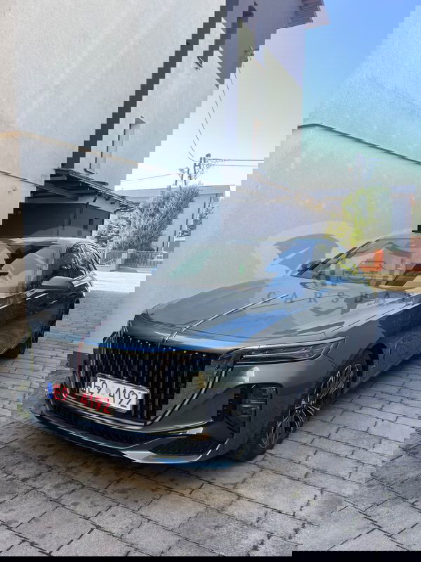 Hongqi H9 2.0T Deluxe 2024