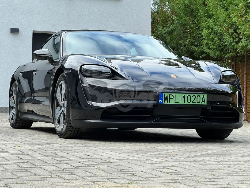 Porsche Taycan 2021