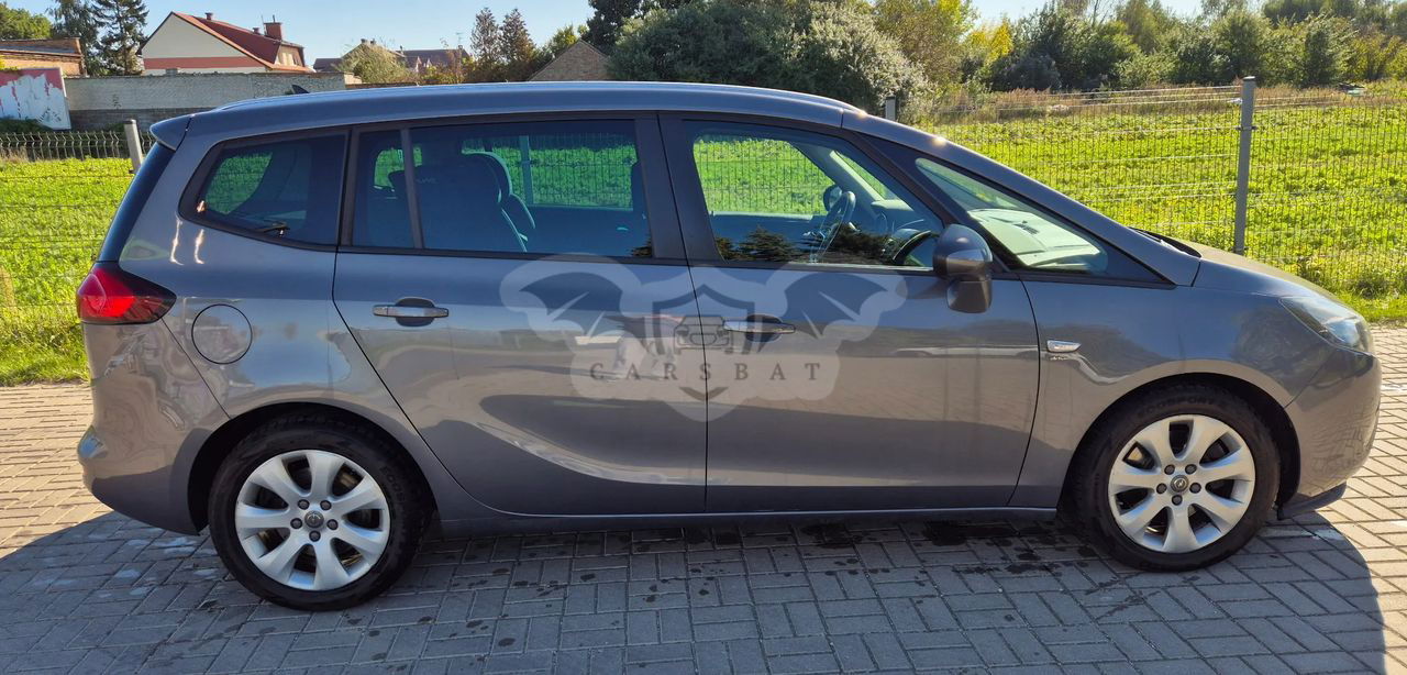 Opel Zafira C 2016