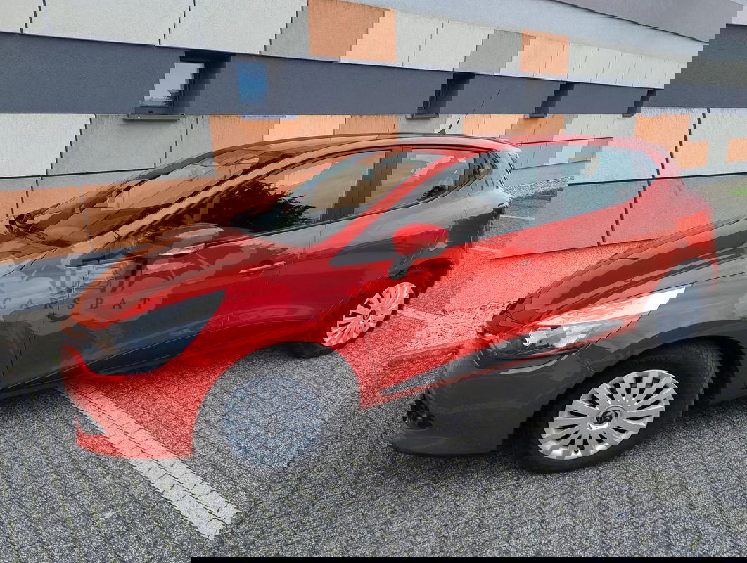 Renault Clio IV 1.2 16V 75 Experience 2013
