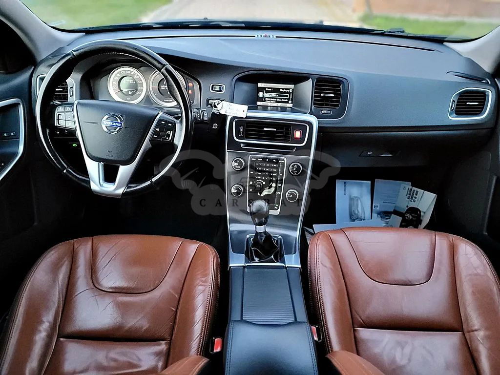 Volvo V60 I D3 Summum 2012