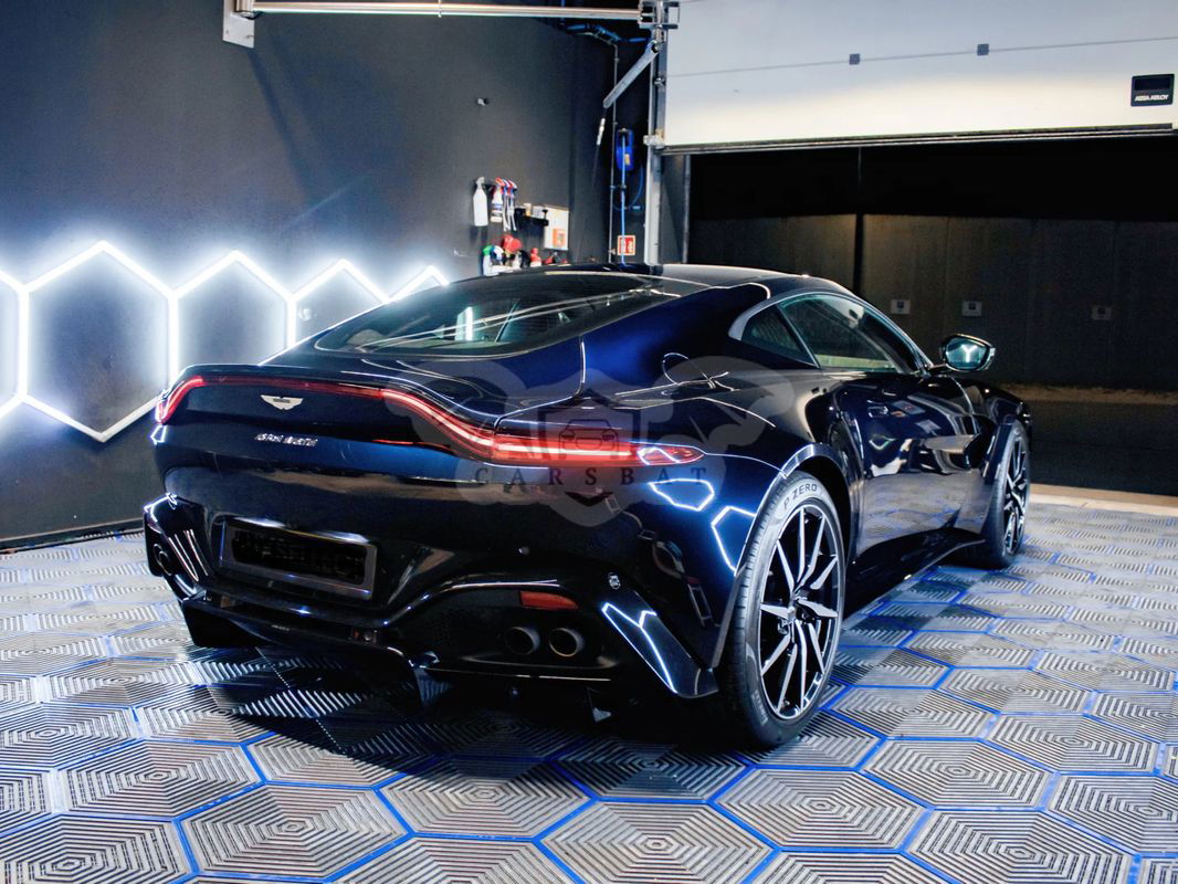 Aston Martin Vantage Standard 2021